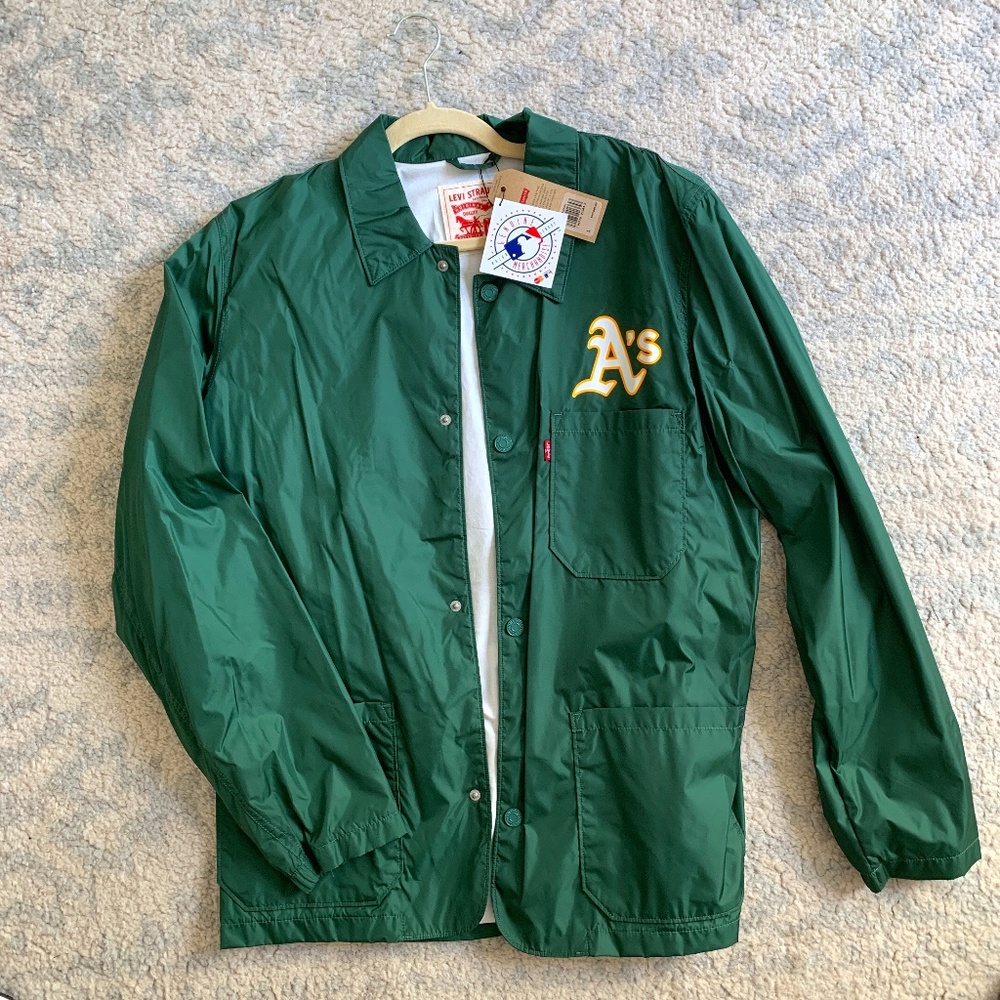 NWT MLB Oakland A's Levis Coaches Jacket Wind Breaker  - Size L